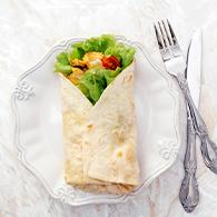 Tortillawrap med kyckling och sallad